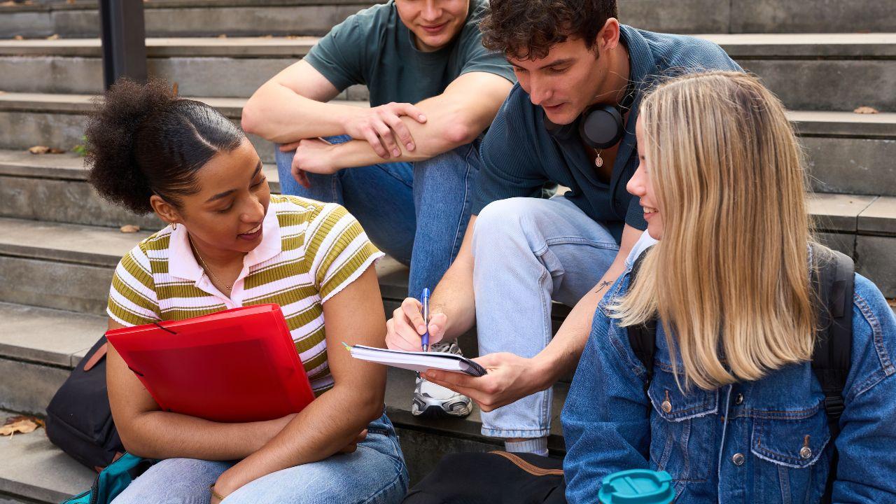 Mahasiswa Dan Penguatan Pembelajaran Kontekstual Dalam Pendidikan Tinggi