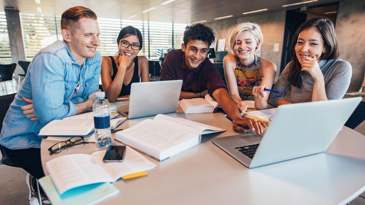 Membangun Lingkungan Kampus Yang Sehat Dan Inklusif Bagi Mahasiswa Indonesia