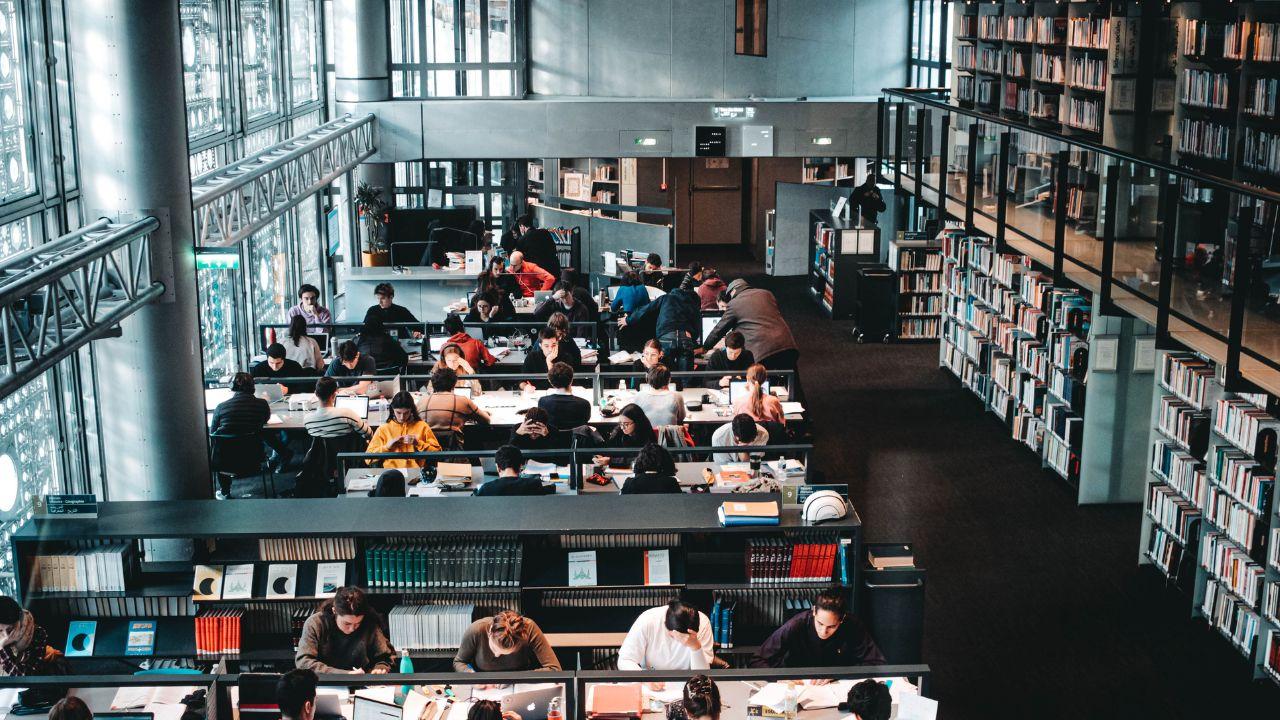 Peran Mahasiswa Dalam Pengabdian Kepada Masyarakat: Implementasi Ilmu Dan Pembentukan Kepedulian Sosial