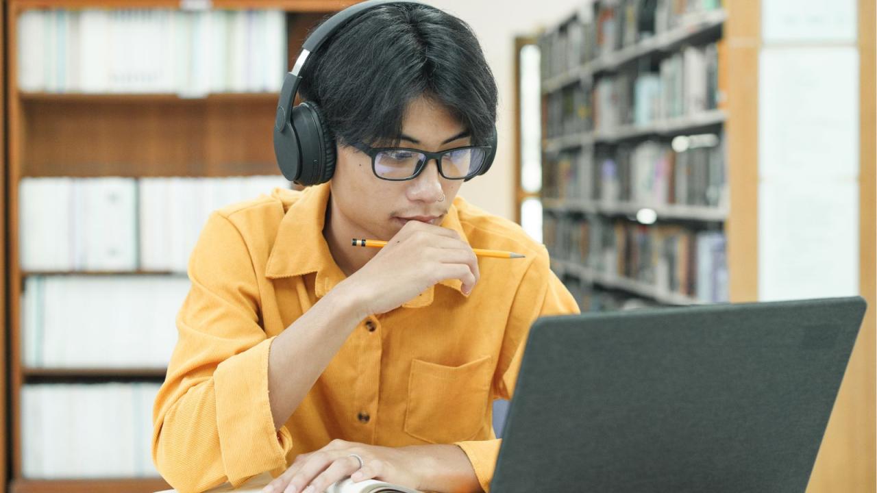 Mahasiswa Dan Budaya Literasi: Menumbuhkan Kebiasaan Membaca Dan Menulis Di Era Modern