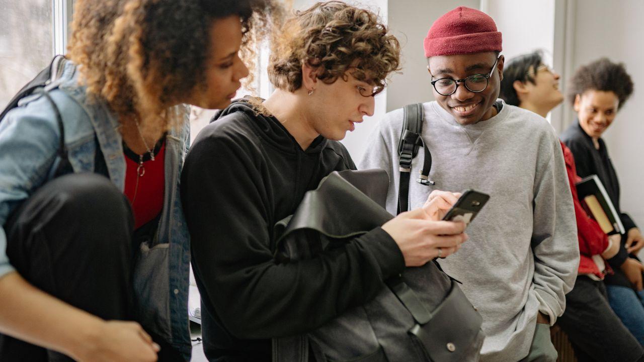 Membangun Budaya Riset Di Kalangan Mahasiswa: Langkah Strategis Menuju Kampus Berdaya Saing