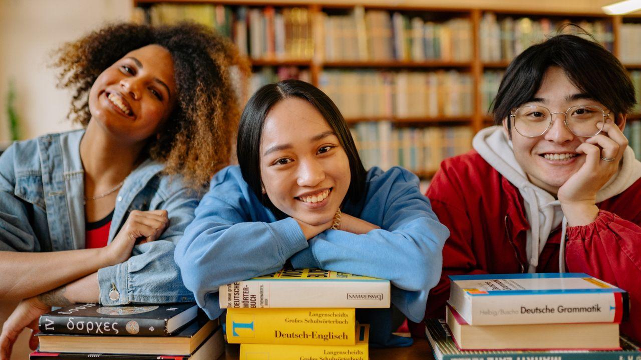 Kepemimpinan Mahasiswa Di Era Modern: Menjadi Inspirasi Di Tengah Dinamika Zaman