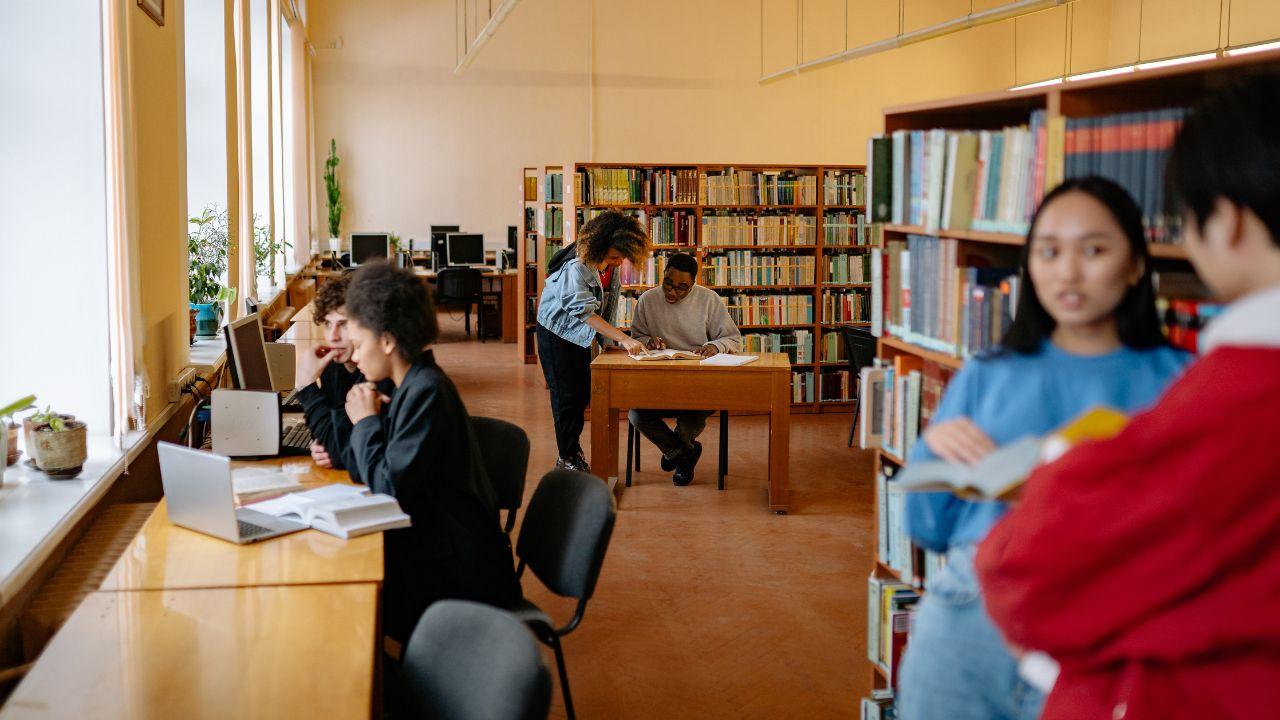Pentingnya Kesehatan Mental Mahasiswa: Menjaga Keseimbangan Di Tengah Tekanan Akademik