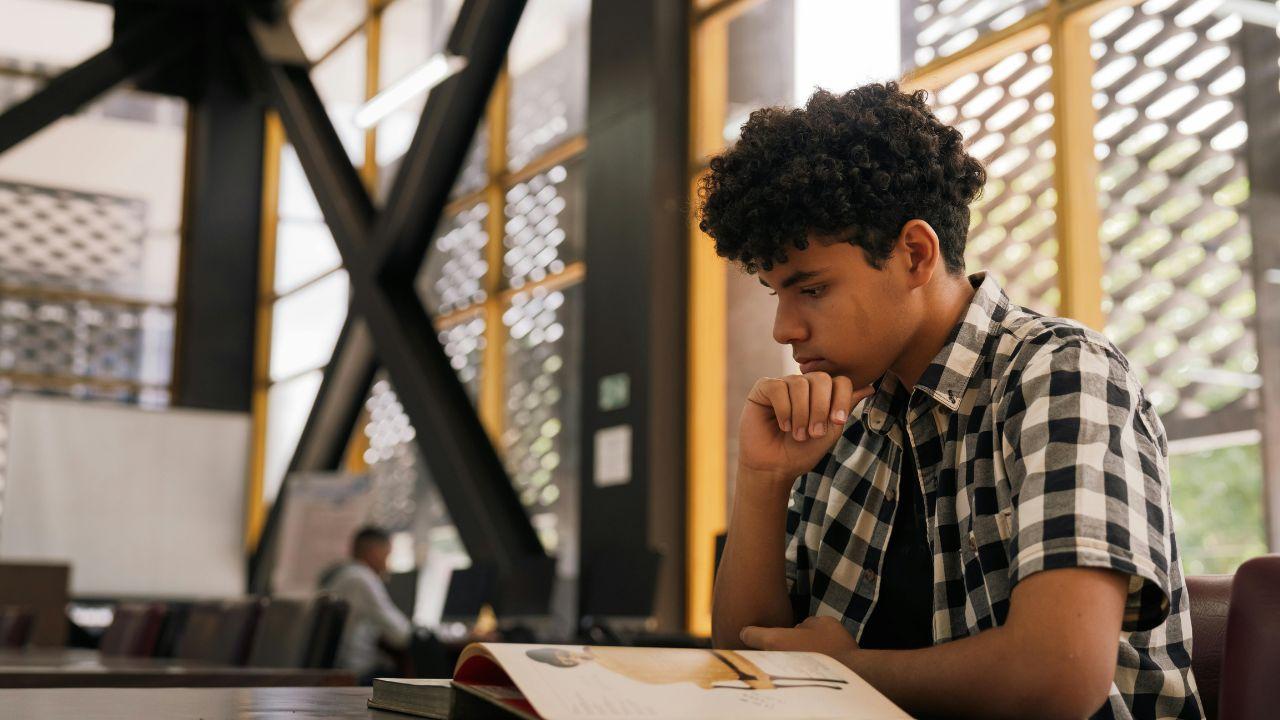 Dinamika Kehidupan Mahasiswa: Antara Akademik, Organisasi, Dan Keseimbangan Diri