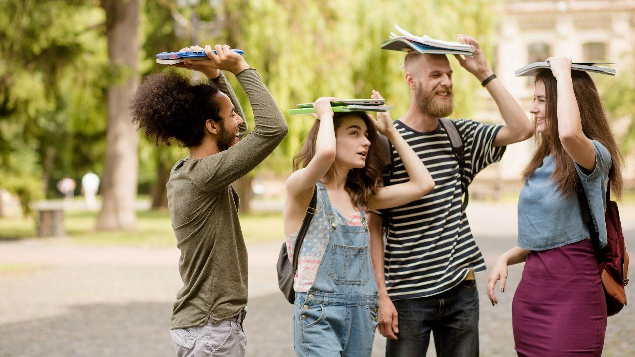 Peran Perguruan Tinggi Dalam Meningkatkan Kualitas Pendidikan Di Indonesia
