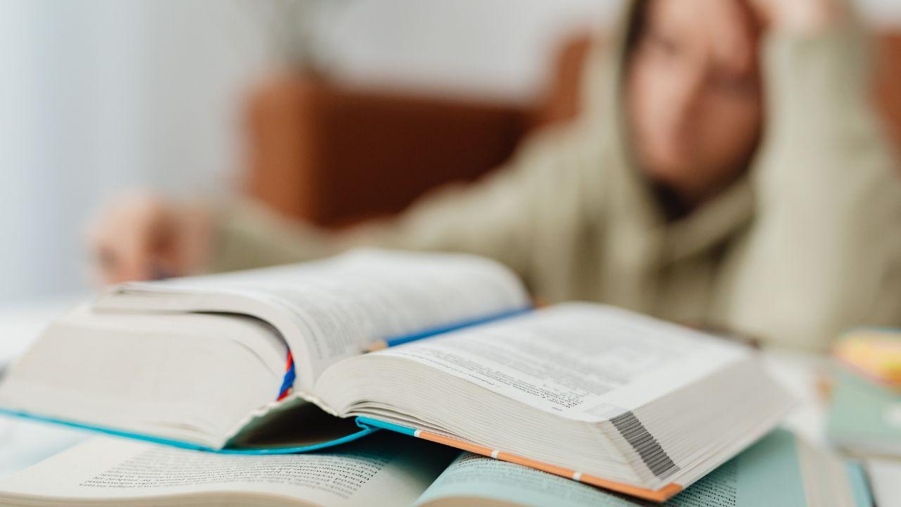 Kehidupan Sosial Dan Kesehatan Mahasiswa Di Lingkungan Universitas