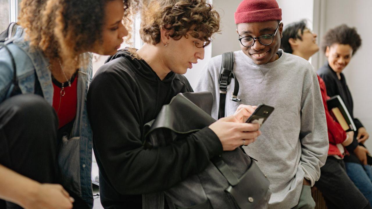 Membangun Mahasiswa Unggul: Sinergi Pendidikan, Organisasi, Dan Pergaulan Sehat