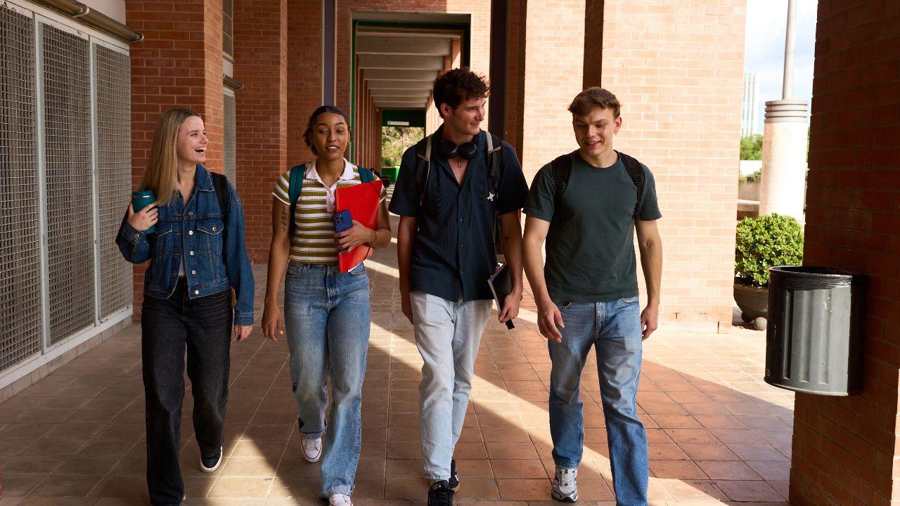 Mahasiswa Mandiri: Strategi Menghadapi Tantangan Akademik Dan Menjaga Kesehatan Mental