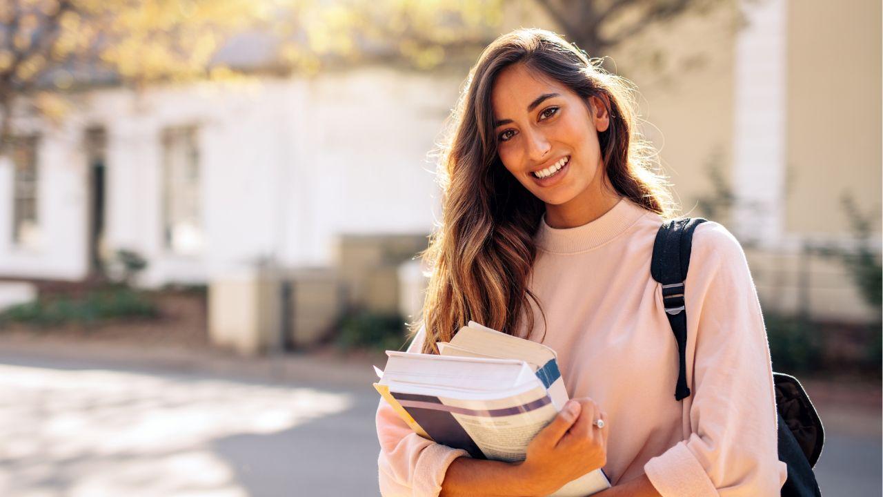 Mahasiswa Adaptif Dan Inovatif: Menjawab Tantangan Pendidikan Di Era Digital