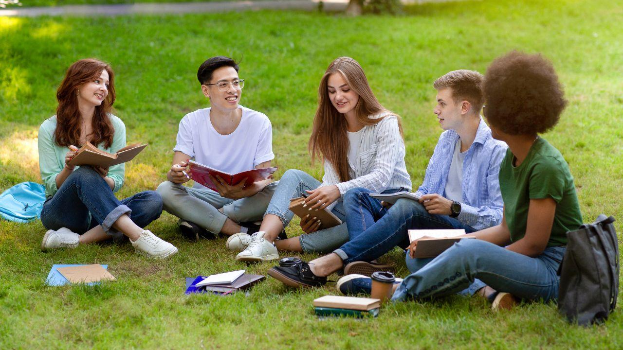 Mahasiswa Inovatif Dan Kolaboratif: Membangun Budaya Belajar Yang Dinamis Di Perguruan Tinggi