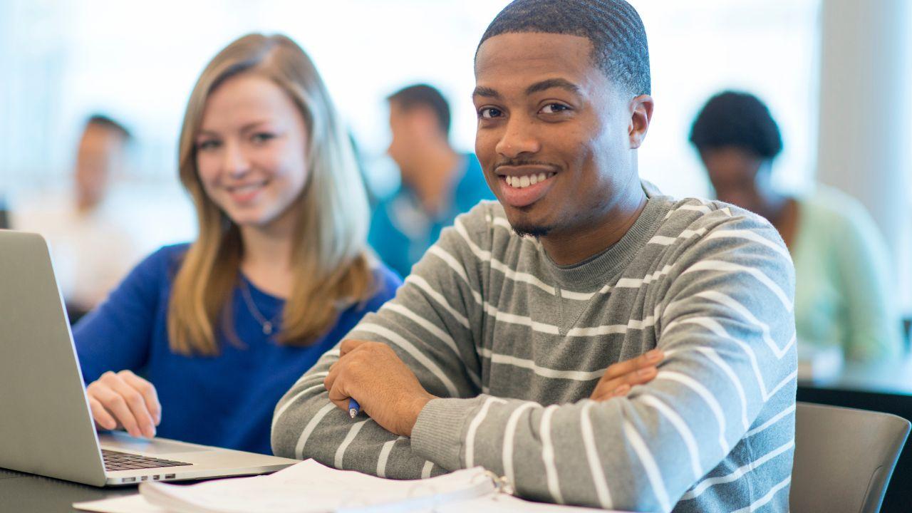 Mahasiswa Tangguh Mental: Membangun Ketahanan Diri Di Tengah Tekanan Akademik