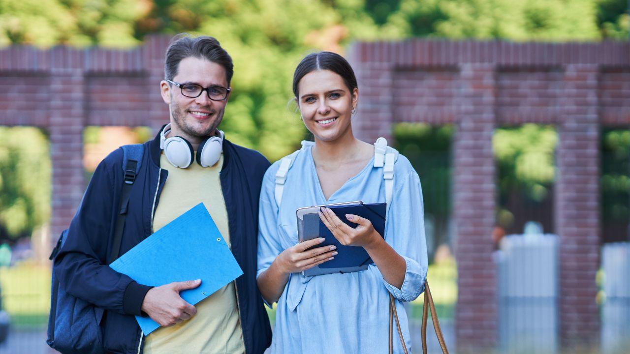 Mahasiswa Berorientasi Solusi: Menjawab Tantangan Dengan Pemikiran Konstruktif