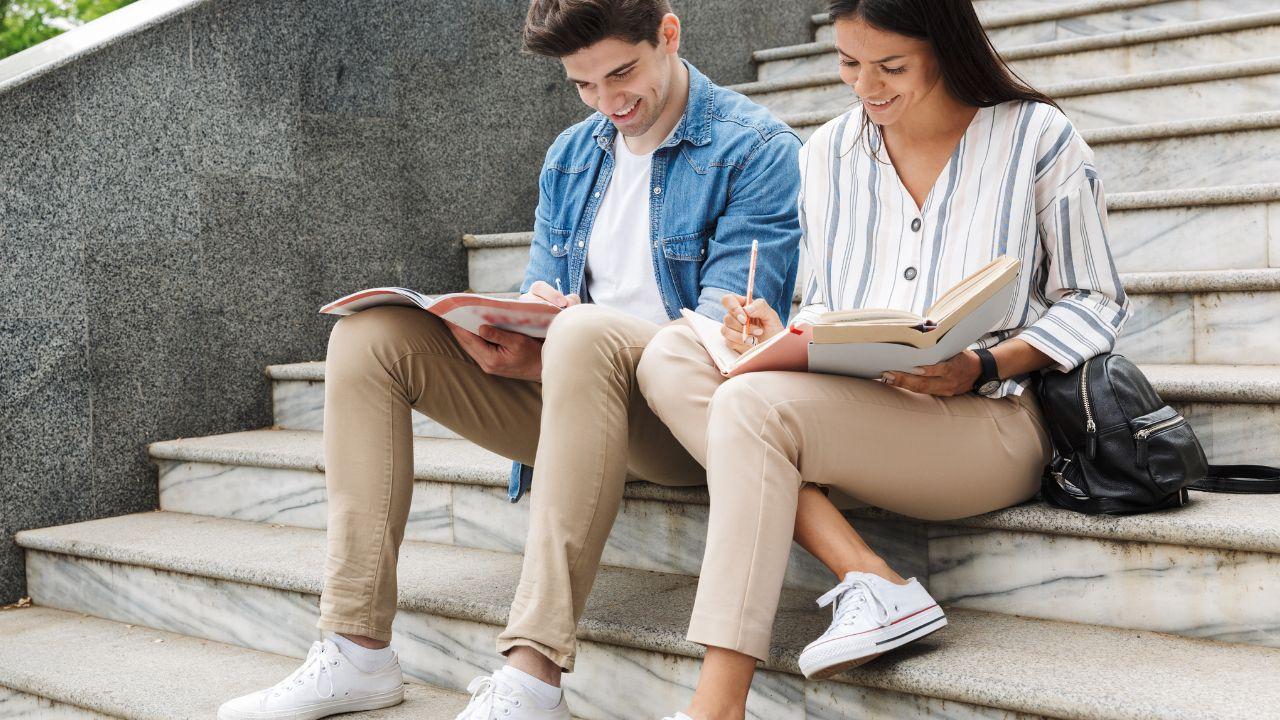 Mahasiswa Sosial: Berkontribusi Pada Masyarakat Melalui Aksi Nyata