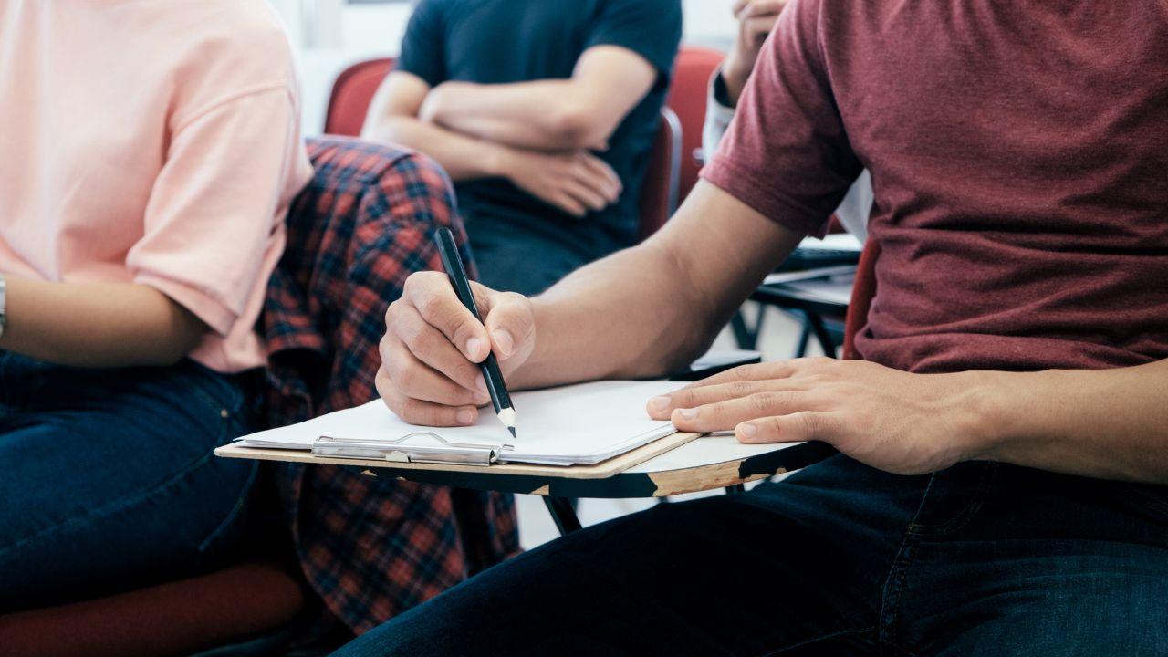 Mahasiswa Dan Pergaulan Positif: Membangun Relasi Sehat Di Kampus