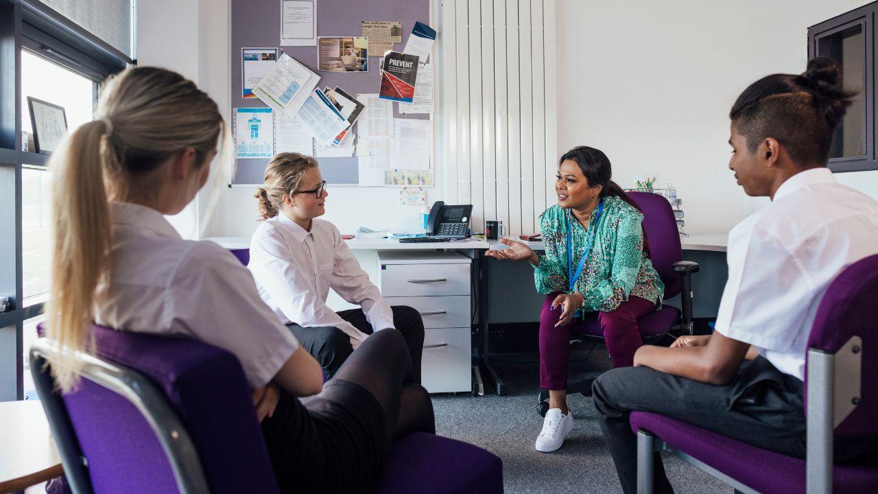 Mahasiswa Kreatif: Mengasah Ide Dan Inovasi Untuk Kegiatan Kampus