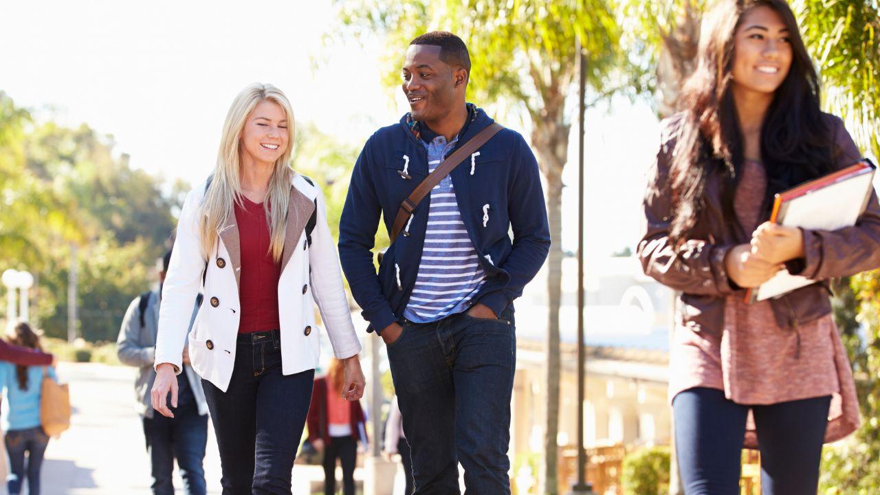 Mahasiswa Berpikir Strategis: Mengambil Keputusan Tepat Dalam Kehidupan Kampus