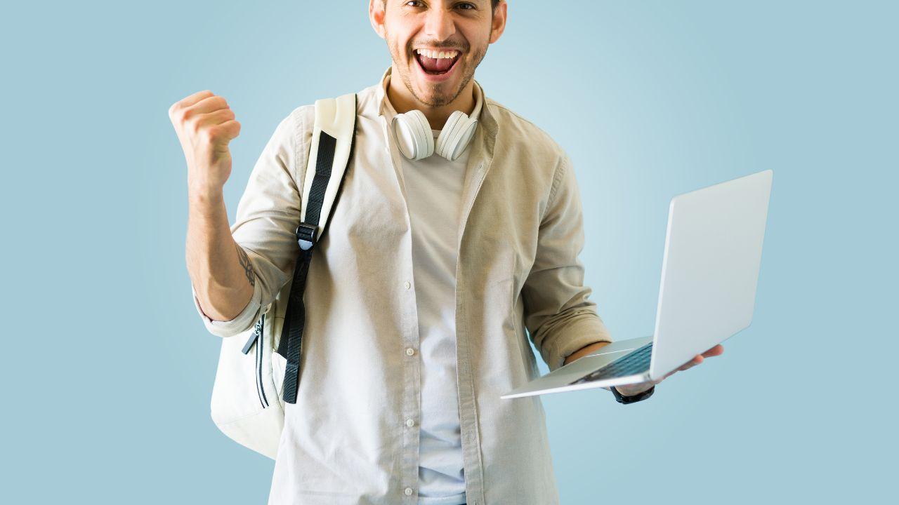 Mahasiswa Literat: Meningkatkan Kemampuan Membaca Dan Menulis Di Era Informasi