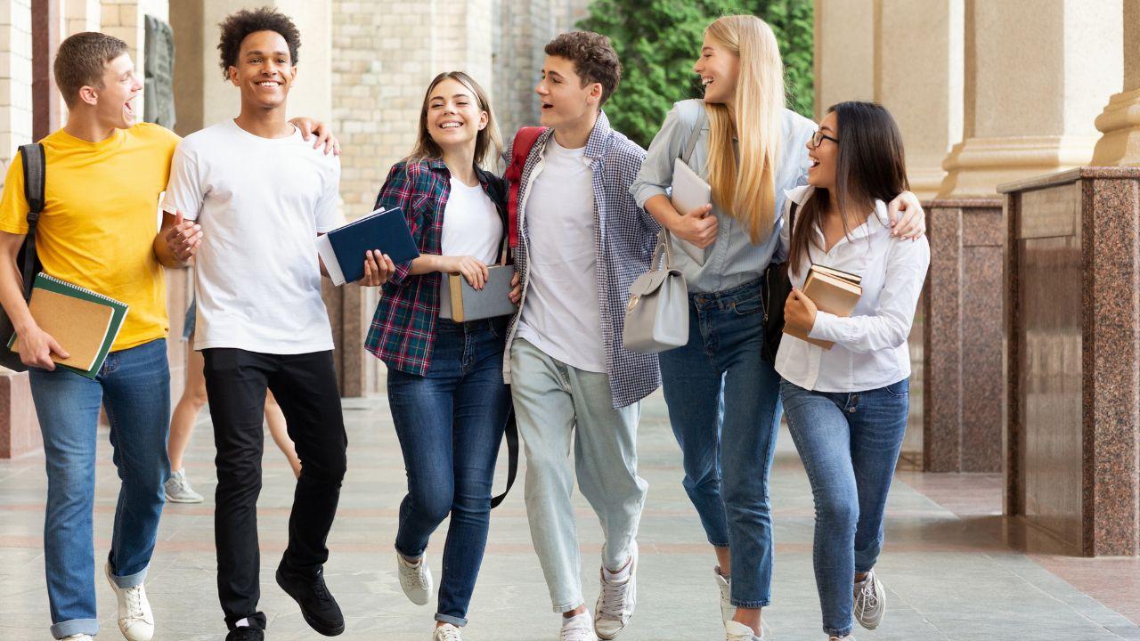 Mahasiswa Proaktif: Mengambil Inisiatif Untuk Pengembangan Diri Di Kampus