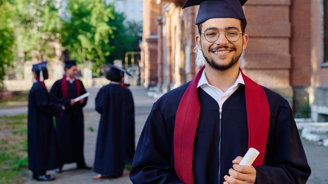 Mahasiswa Berpikir Sistematis: Mengelola Informasi Dan Proses Belajar Secara Terstruktur