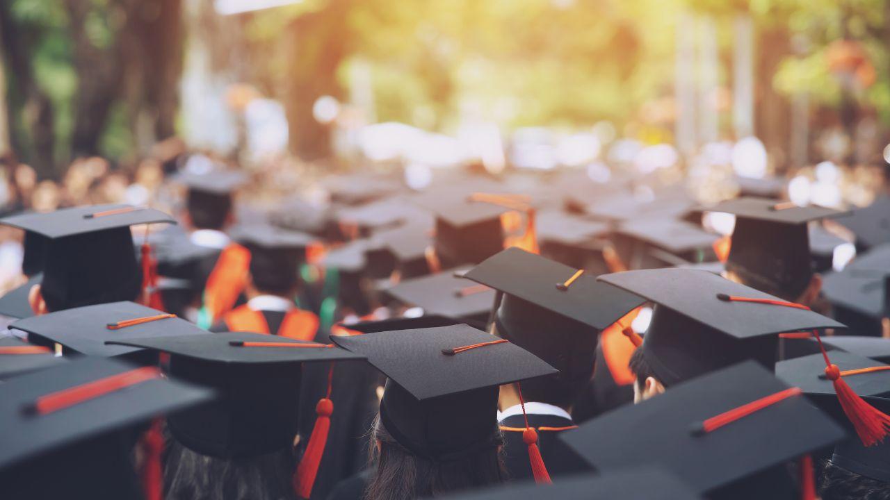 Mahasiswa Dinamis: Kunci Mengelola Akademik, Organisasi, Dan Kesehatan Di Kampus Modern