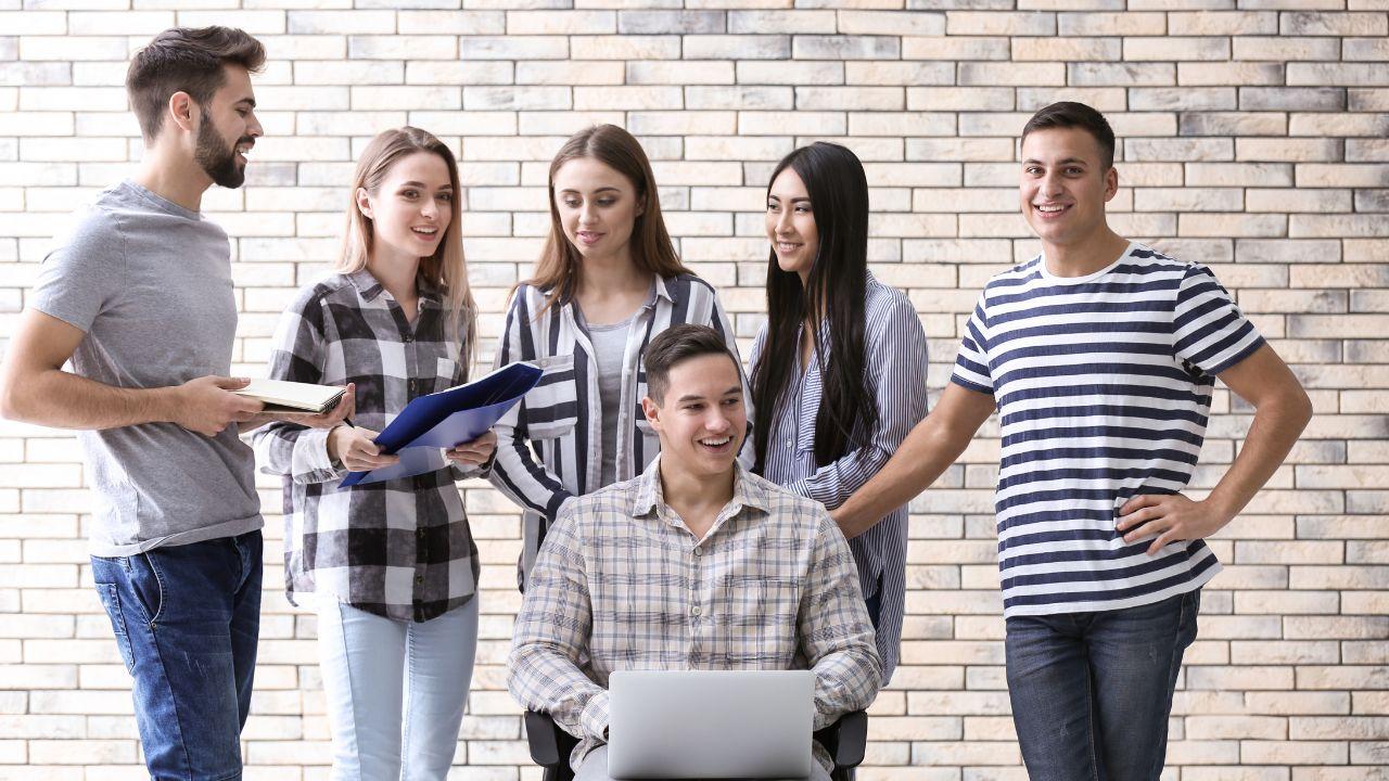 Mahasiswa Bermental Tangguh: Menjaga Keseimbangan Akademik, Organisasi, Dan Kesehatan Di Kampus