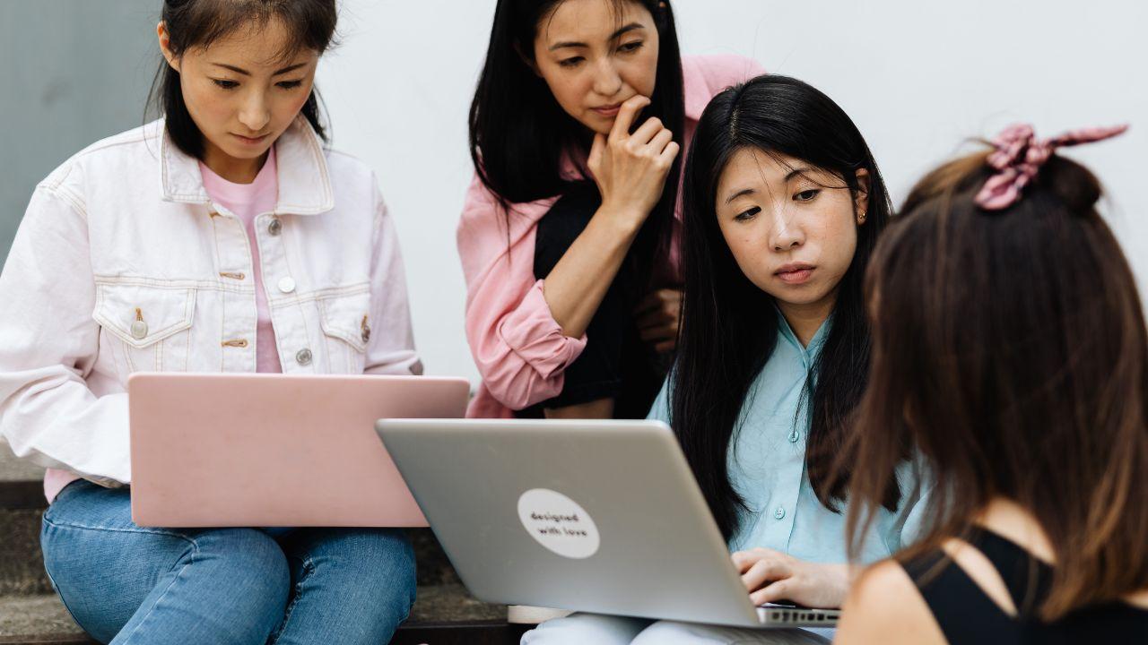 Mahasiswa Visioner: Mengelola Kurikulum, Organisasi, Dan Kesehatan Untuk Masa Depan Gemilang