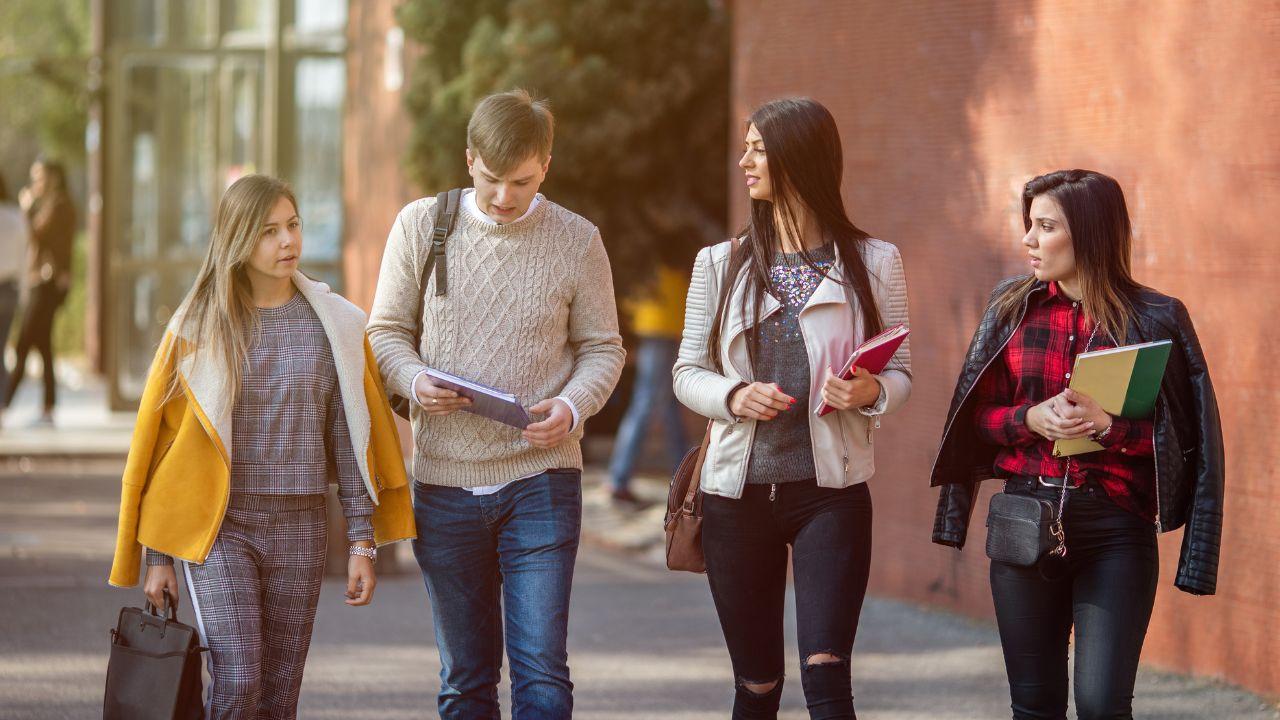 Masa Kuliah: Lebih Dari Sekadar Belajar Di Kelas