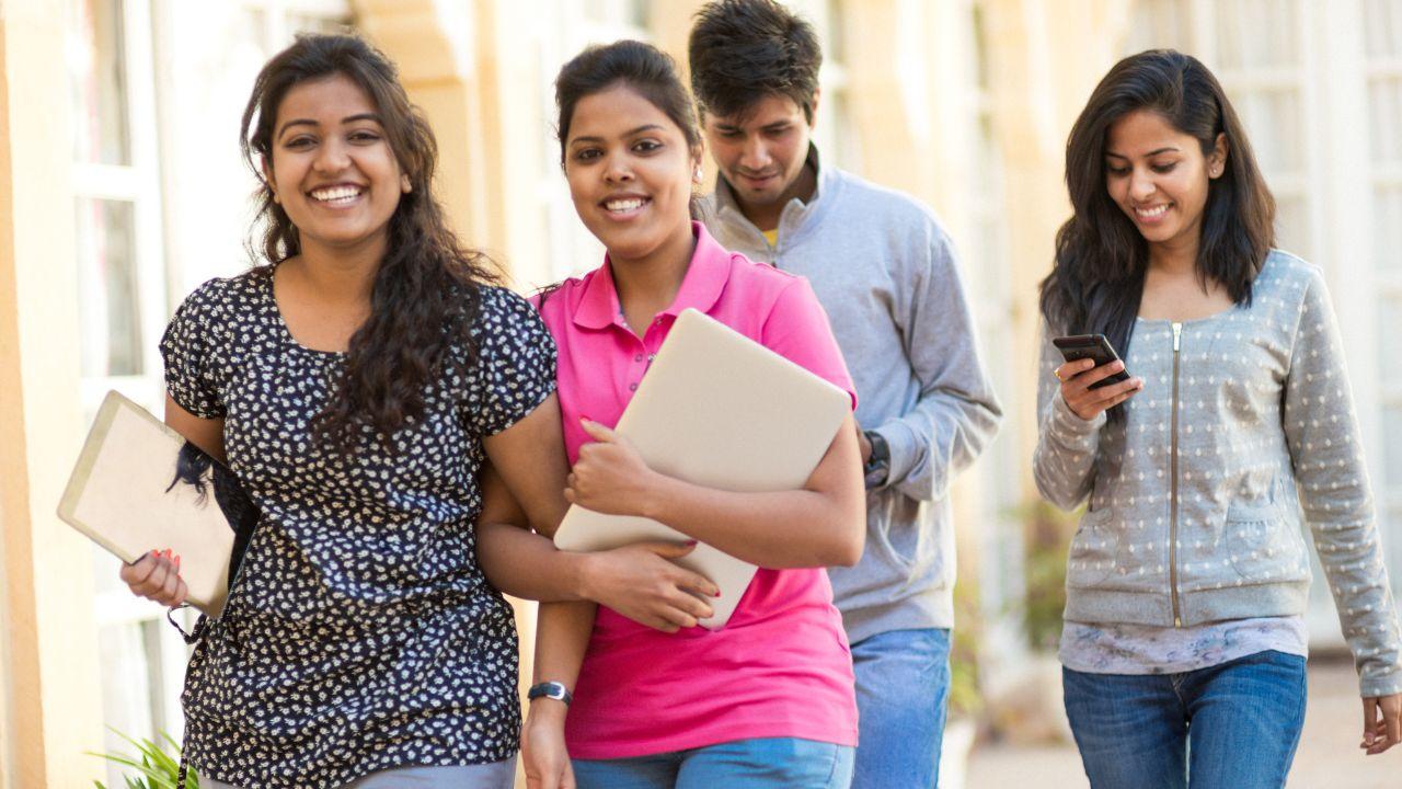 Di Balik Kesibukan Kampus: Cerita Mahasiswa Modern