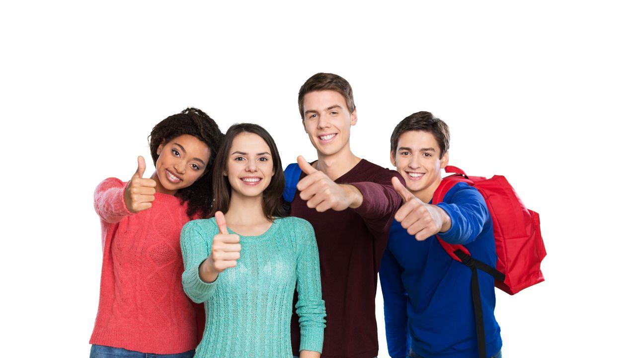 Suara Mahasiswa: Menyeimbangkan Akademik, Organisasi, Dan Kehidupan Sosial Di Kampus