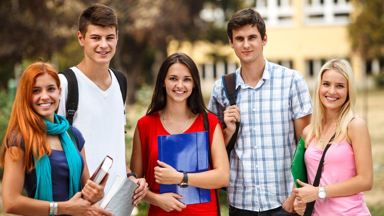 Mahasiswa Produktif: Menavigasi Tantangan Akademik, Organisasi, Dan Kehidupan Sosial