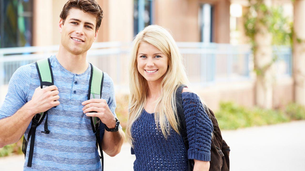 Menjadi Mahasiswa Produktif: Kiat Mengelola Studi, Organisasi, Dan Kehidupan Sosial