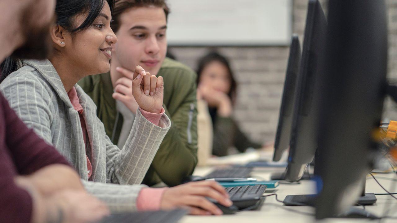 Belajar Lebih Dari Buku: Dinamika Kehidupan Mahasiswa Di Lingkungan Kampus