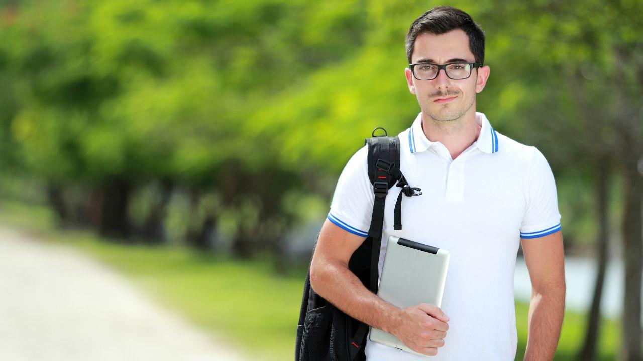Menjadi Mahasiswa Tangguh Di Tengah Tantangan Global