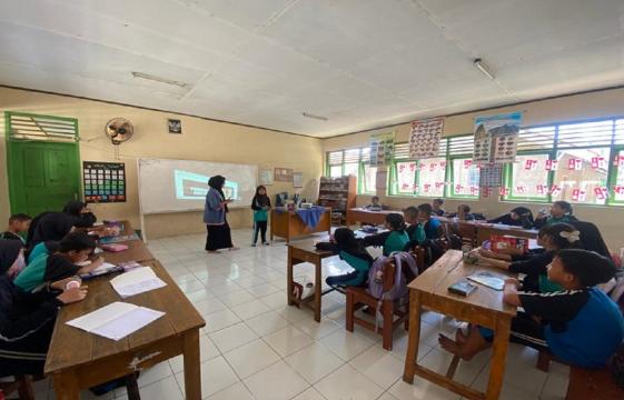 Gambar Artikel Peluang Karier Lulusan Pendidikan Bahasa Inggris: Tidak Hanya Jadi Guru Simak 7 Prospek Kerja Bergengsi Ini