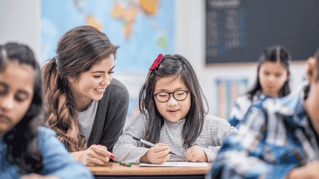 Gambar Artikel Pendidikan Di Tengah Arus Informasi