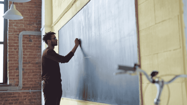 Pendidikan Dan Tantangan Masa Depan: Menyiapkan Generasi Yang Adaptif Dan Berdaya Saing