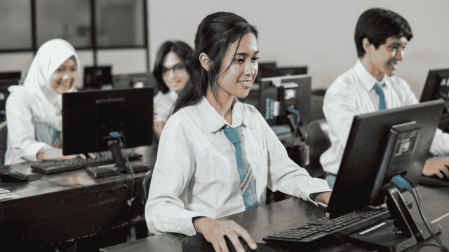 Gambar Artikel Pendidikan Dan Tantangan Informasi Digital