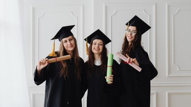 Gambar Artikel Pendidikan Dan Peran Keluarga: Sekolah Bukan Satu-Satunya Penentu