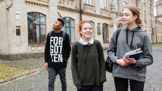 Kehidupan Mahasiswa Perantau Dan Tinggal Di Kos: Proses Belajar Mandiri Dan Kedewasaan