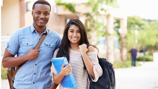 Gambar Artikel Mahasiswa Dan Dunia Kerja: Persiapan Karier Sejak Bangku Perkuliahan