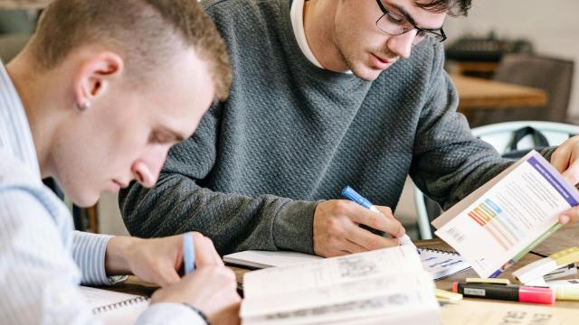 Gambar Artikel Penguatan Kepemimpinan Mahasiswa Melalui Kurikulum Inklusif Dan Pendidikan Karakter Di Universitas Indonesia