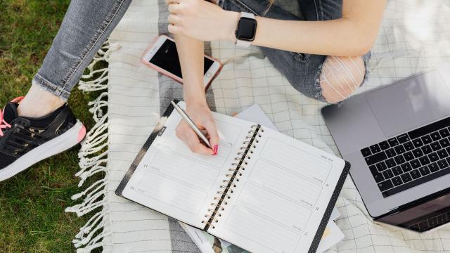 Gambar Artikel Mahasiswa Sehat Dan Produktif: Menjaga Keseimbangan Antara Akademik, Pergaulan, Dan Kehidupan Kampus