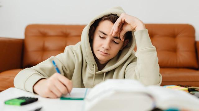 Gambar Artikel Dinamika Mahasiswa Masa Kini: Mengelola Akademik, Organisasi, Dan Kesehatan Secara Seimbang