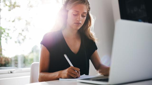 Gambar Artikel Mahasiswa Progresif: Mengembangkan Potensi Akademik Dan Sosial Di Tengah Perubahan Pendidikan