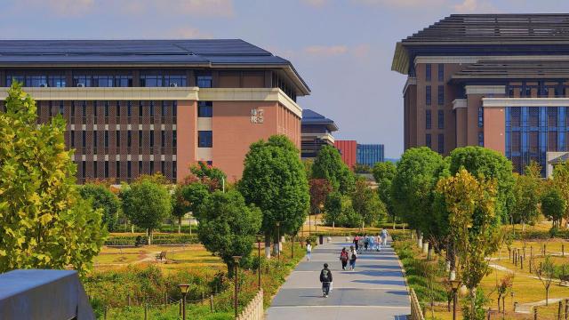 Gambar Artikel Mahasiswa Pembelajar Sepanjang Hayat: Menumbuhkan Rasa Ingin Tahu, Karakter, Dan Kesehatan Di Kampus