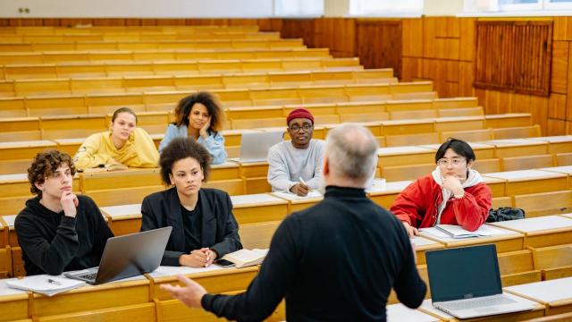 Gambar Artikel Mahasiswa Berinovasi: Menjadi Pionir Ide Dan Solusi Di Lingkungan Kampus