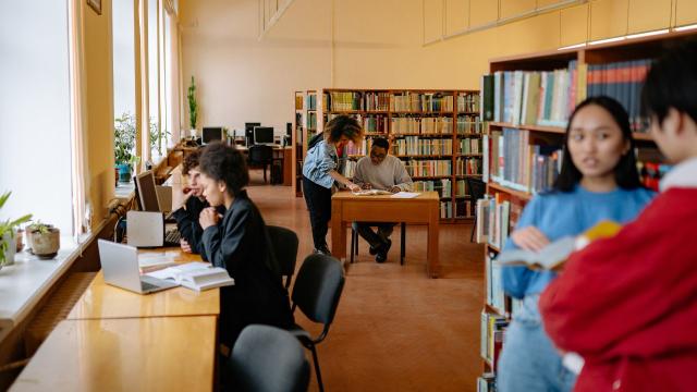 Gambar Artikel Mahasiswa Kreatif: Menyalurkan Ide Dan Bakat Untuk Pengembangan Diri Dan Kampus