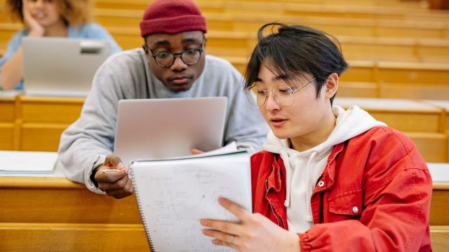 Gambar Artikel Mahasiswa Kolaboratif: Membangun Sinergi Untuk Prestasi Akademik Dan Sosial