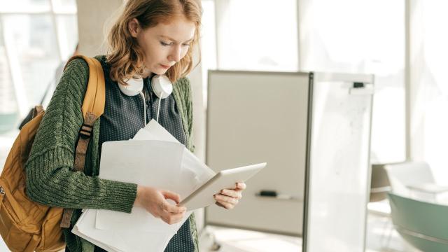 Gambar Artikel Mahasiswa Dan Peranannya Dalam Mengembangkan Pendidikan Berbasis Teknologi Kreatif