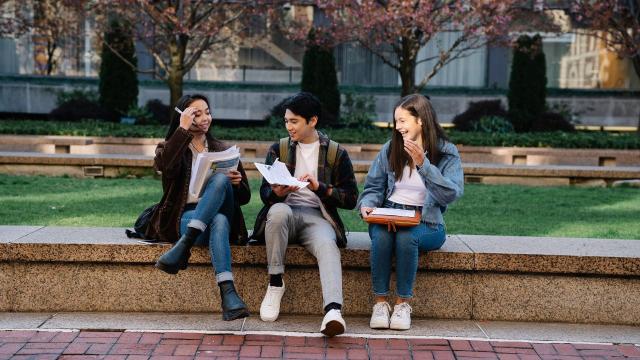 Gambar Artikel Kurikulum Di Universitas Indonesia: Mendorong Mahasiswa Menjadi Lulusan Kompetitif Dan Adaptif